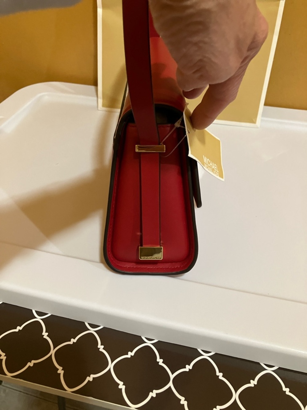 Michael Kors Ludlow MD Conv Shldr Crimson leather bag - Picture 5 of 12